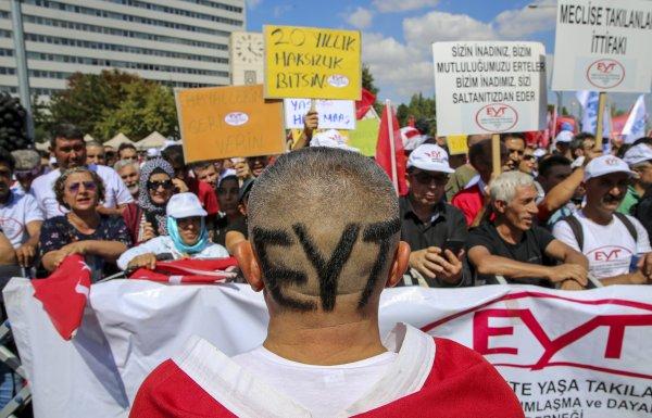 EYT'liler Ankara'da miting düzenledi