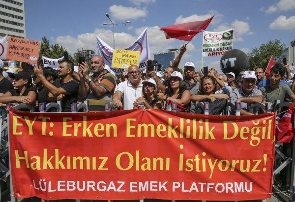 EYT'liler Ankara'da miting düzenledi