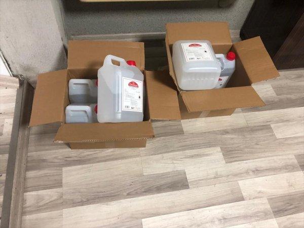 İzmir'de 4 bin 600 şişe sahte içki ele geçirildi