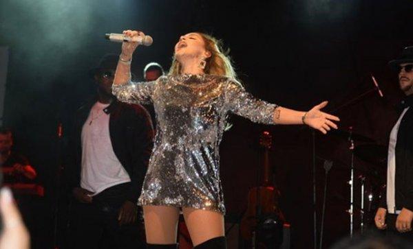 Hadise'nin KKTC'deki konseri olay oldu
