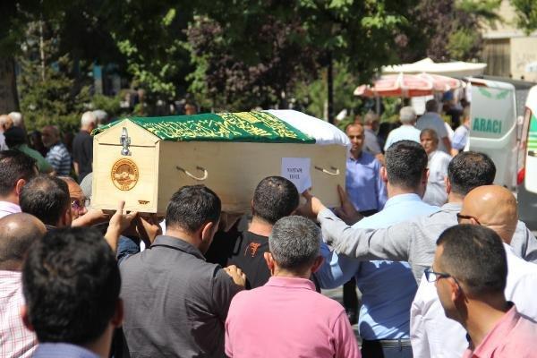 11'inci kattan düşen 5 yaşındaki çocuk kurtarılamadı