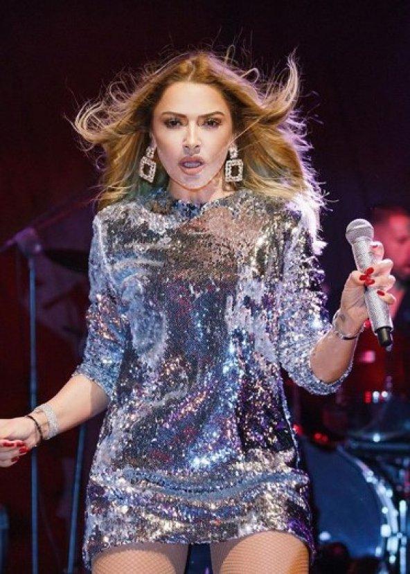 Hadise'nin KKTC'deki konseri olay oldu