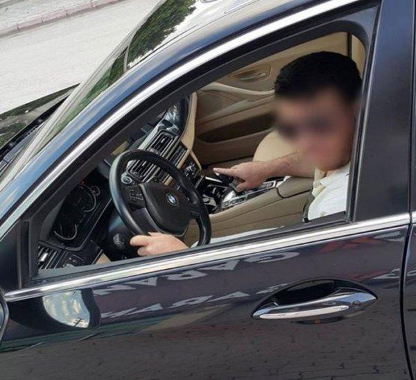 Yanında çalışan çırağını triger kayışı ile dövdü