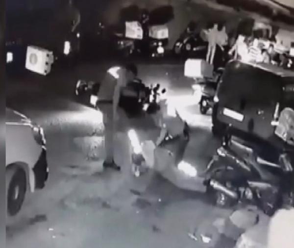 Polislerden dayak yedi, savcılık soruşturma başlattı