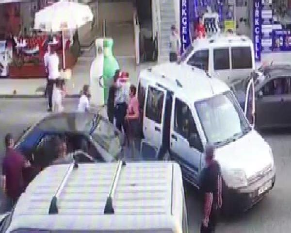 Pendik'te damat kayınpederinin dudağını parçaladı