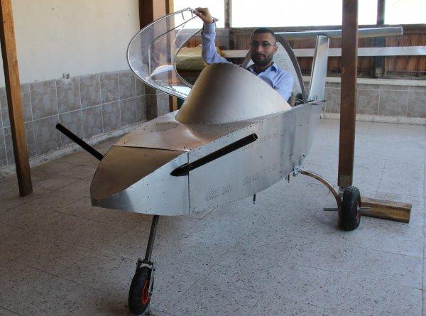 15 Temmuz gazisi evinin balkonunda kendi uçağını yapıyor