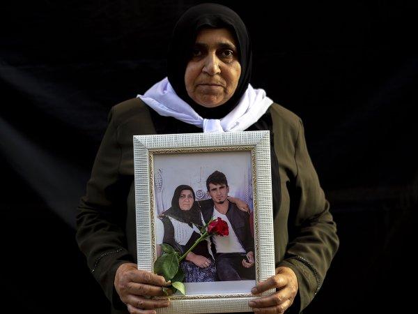 Diyarbakır'daki ailelerin oturma eylemi 11'inci gününde