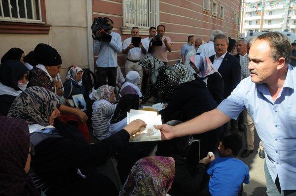 Diyarbakır'daki ailelerin oturma eylemi 11'inci gününde