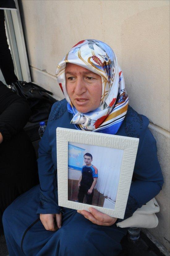 Diyarbakır'daki ailelerin oturma eylemi 11'inci gününde