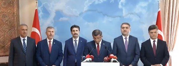 Haber kanalları Davutoğlu'nun istifasını canlı veremedi