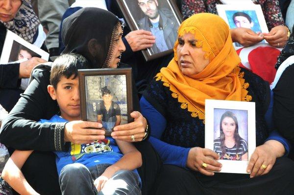 Diyarbakır'daki ailelerin oturma eylemi 11'inci gününde