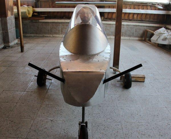 15 Temmuz gazisi evinin balkonunda kendi uçağını yapıyor