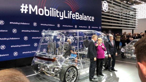 Angela Merkel, Frankfurt Otomobil Fuarı’nı açtı