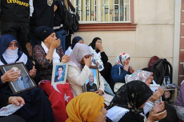 Diyarbakır'daki ailelerin oturma eylemi 11'inci gününde