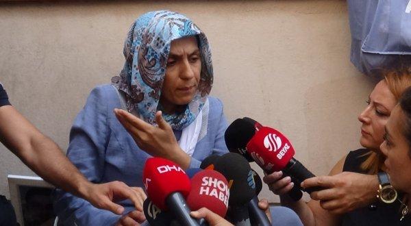 HDP önünde süren annelerin eyleminde gergin anlar