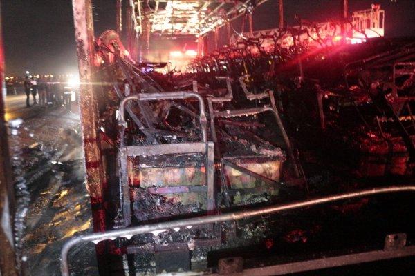 Aksaray'da yolcu otobüsü yandı