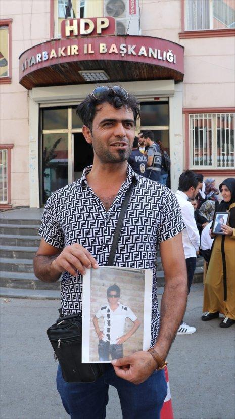 Diyarbakır'da oturma eylemine İranlı aileler katıldı