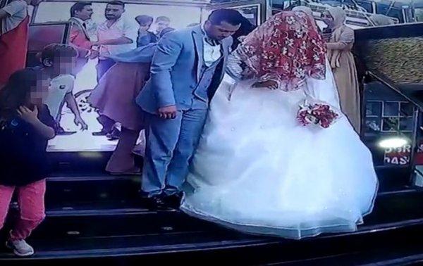 Evlenmek istemeyen 17 yaşındaki genci polis kurtardı