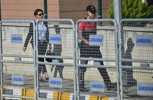 Adnan Oktar'a kediciklerden destek