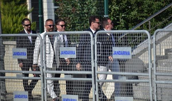 Adnan Oktar'a kediciklerden destek