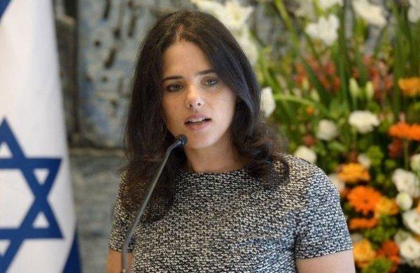 İsrailli ırkçı bakan plaja inip oy istedi