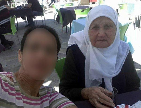 Yaşlı kadını baltayla yaralayıp, bileziğini çaldı