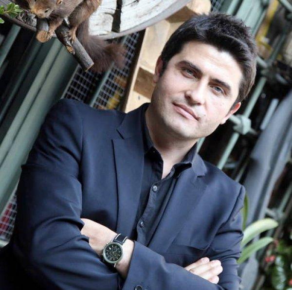 İsmet Özel hakkında yazılmış kitaplar. İsmet Özel 75 yaşında.