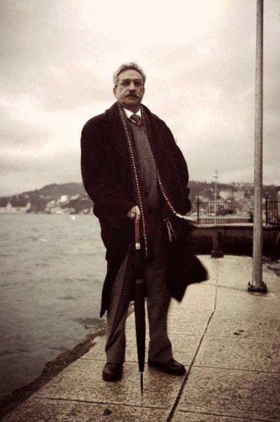İsmet Özel hakkında yazılmış kitaplar. İyi ki doğdun İsmet Özel.