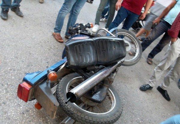 Bisikletli çocuğa çarpmamak için direksiyonu kırdı, öldü