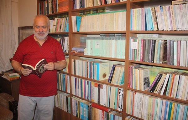 İsmet Özel hakkında yazılmış kitaplar. İsmet Özel 75 yaşında.