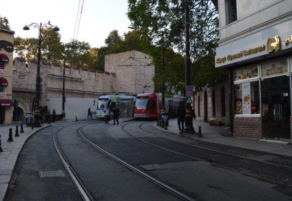 Otelin mutfağında yangın çıktı: 2 yaralı