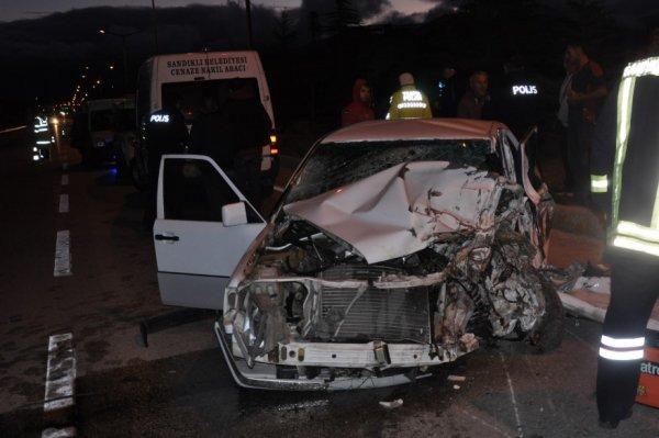 Otomobil ata çarptı: 1 ölü, 2 yaralı