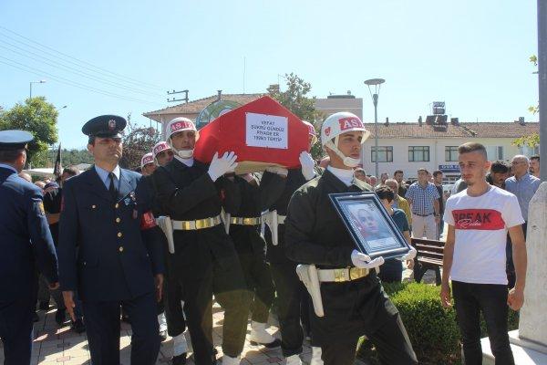 Askerde beyin kanaması geçiren şehit için tören düzenlendi