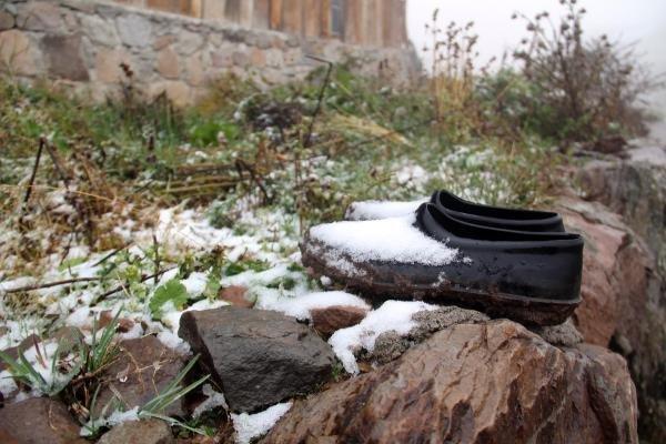 Ardahan'ın yükseklerinde kar yağışı