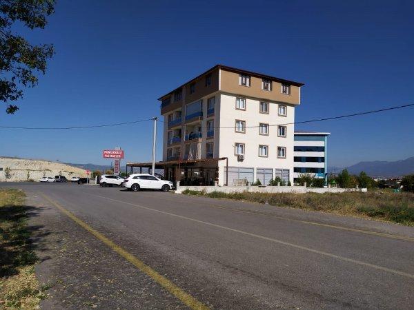 Denizli'de asansörde sıkışan 15 yaşındaki çocuk can verdi
