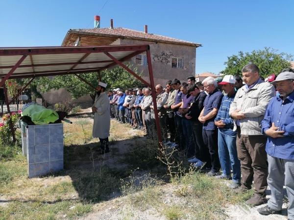 25 yıllık eşini öldüren cani tutuklandı