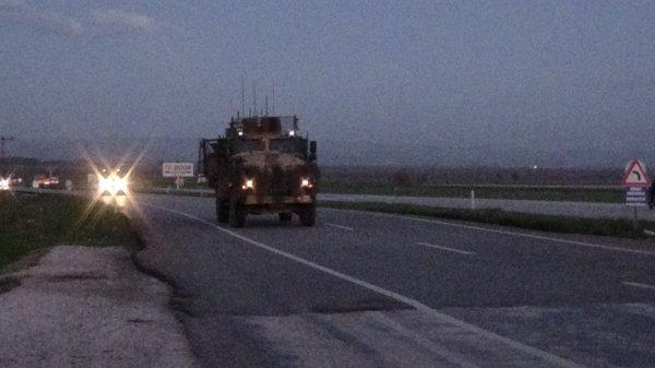 TSK'nın sınır birliklerine sevkiyatı sürüyor