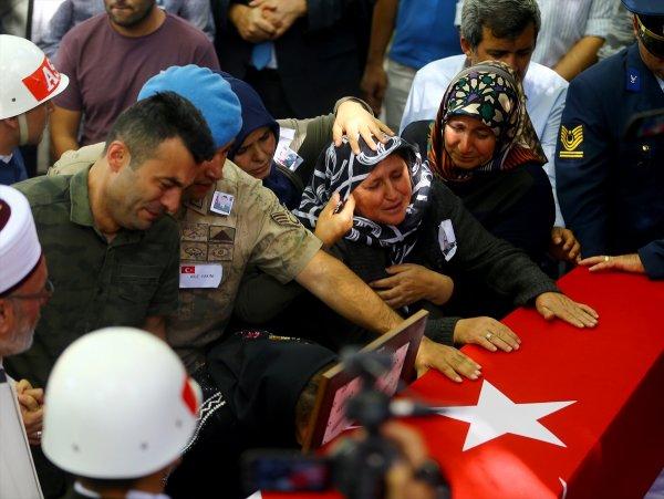 Şehit Teğmen Dinçer son yolculuğuna uğurlandı