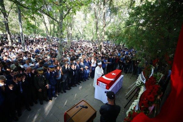 Şehit Teğmen Dinçer son yolculuğuna uğurlandı