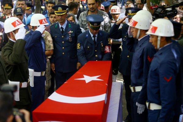 Şehit Teğmen Dinçer son yolculuğuna uğurlandı