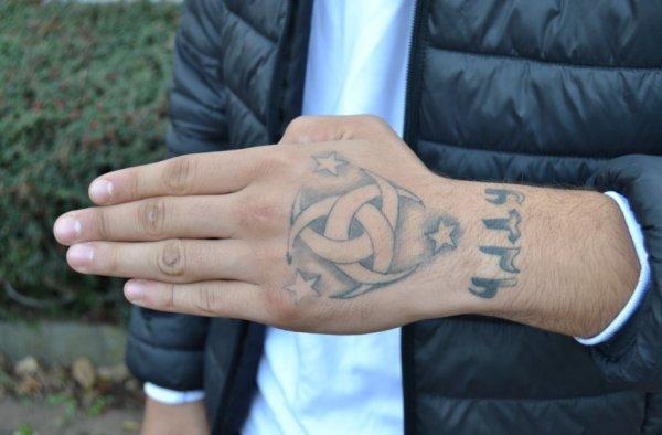 Elindeki dövme nedeniyle Alman okuluna alınmayan Türk