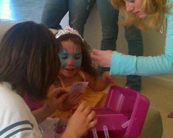 Kanada'da cüce bir kadının sosyopat olduğu söyleniyor