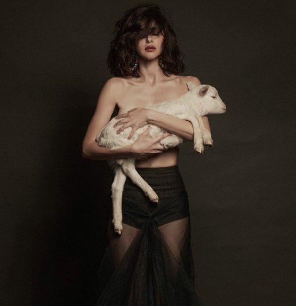 Nesrin Cavadzade: Kaşlarımı aldırmayacağım