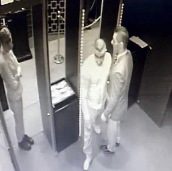 Kurbanlarını adım adım takip eden katil kamerada