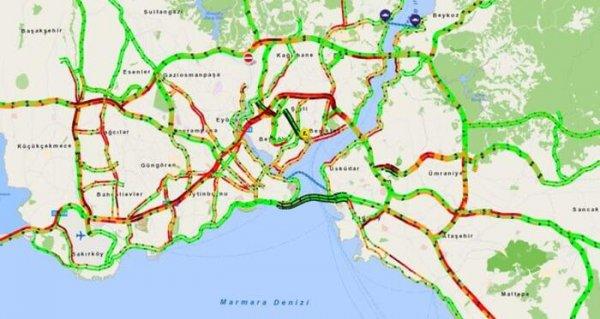 İstanbul'da trafik birbirine girdi
