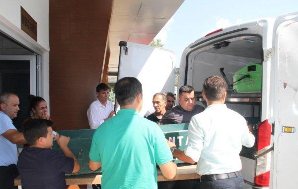 Babasının evinde olan eşini 14 yerinden bıçakladı