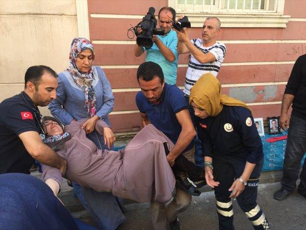 HDP'liler, eylem yapan anneleri tehdit edince olay çıktı