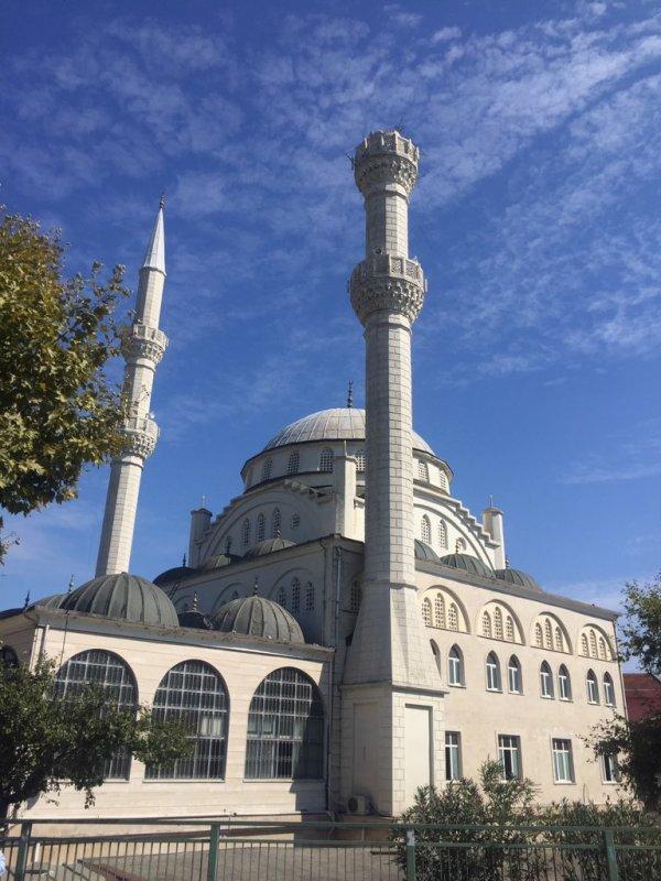 Avcılar'daki cami minaresinin depremde yıkılış anı