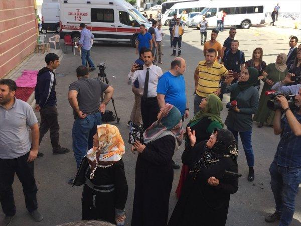 HDP'liler, eylem yapan anneleri tehdit edince olay çıktı