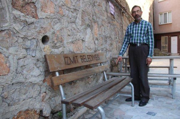 Caminin bankını çalan hırsızlar aranıyor